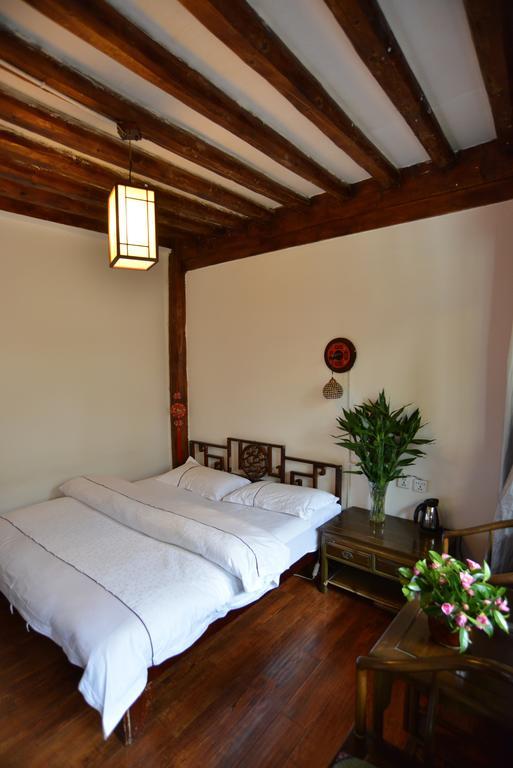 Lijiang Ancient Town International Youth Hostel Номер фото